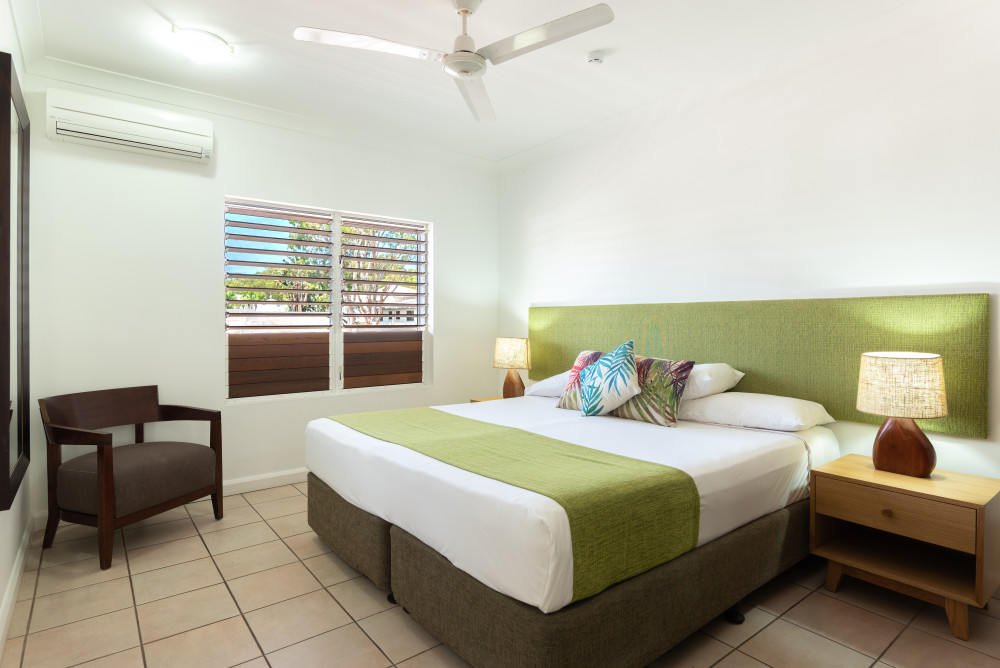 The Reef Retreat bedroom one bedroom apartment 025