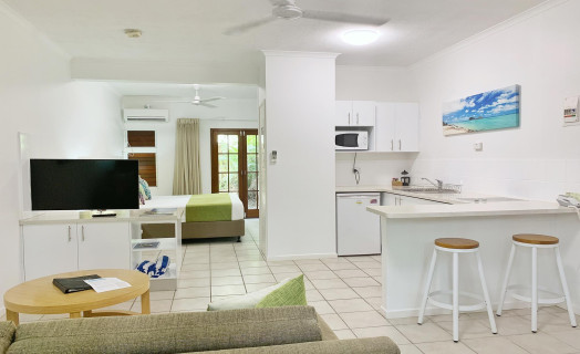 palm cove accommodation studio apartment 21