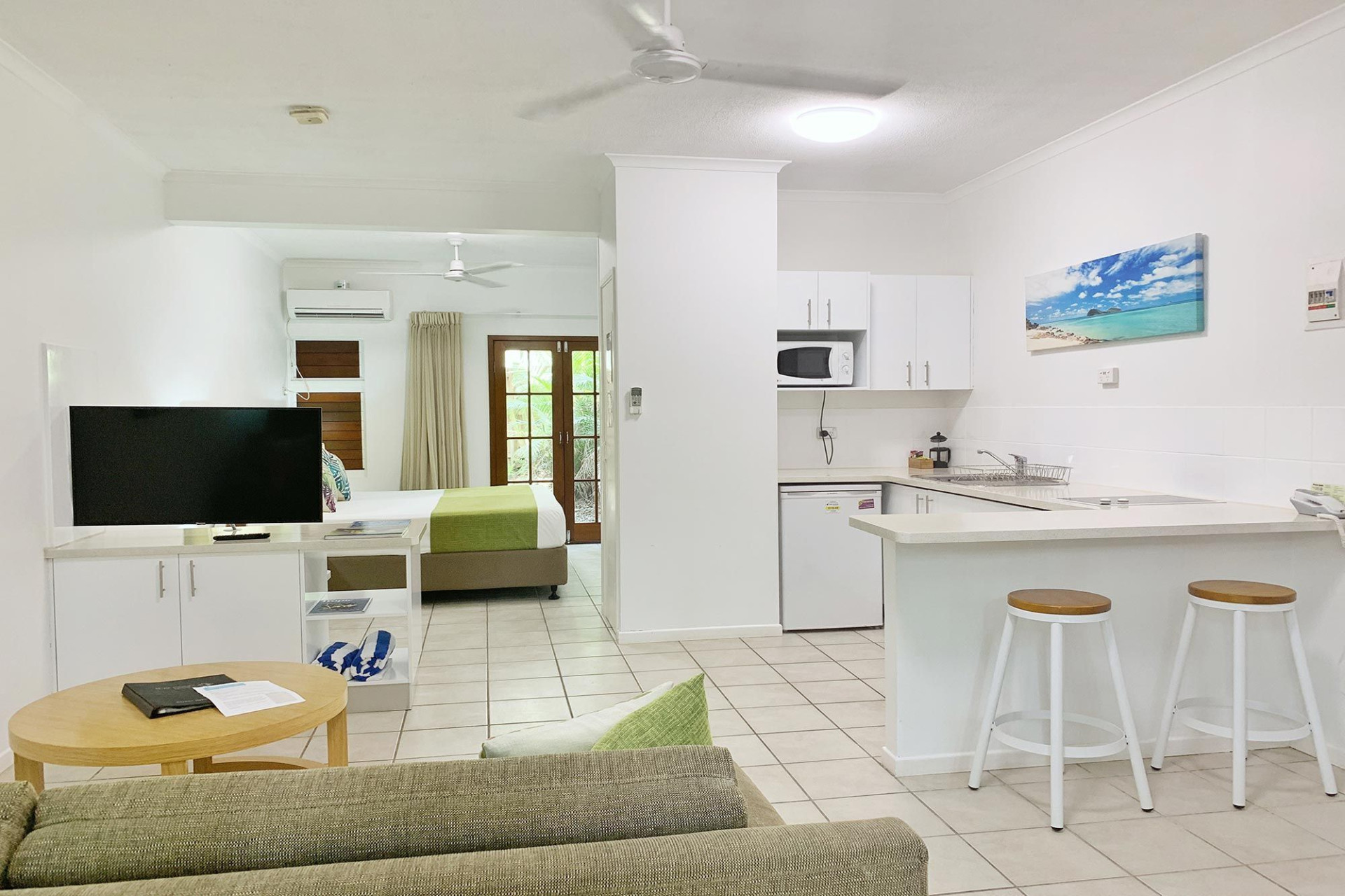 palm cove accommodation studio apartment 21