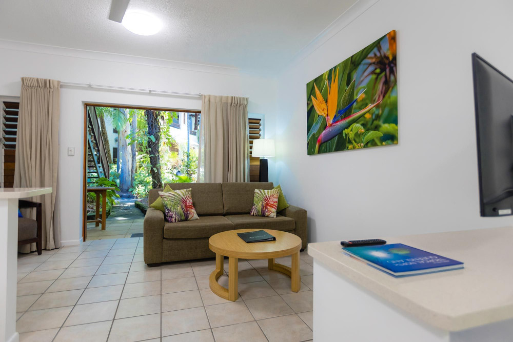 palm cove accommodation studio apartment 5