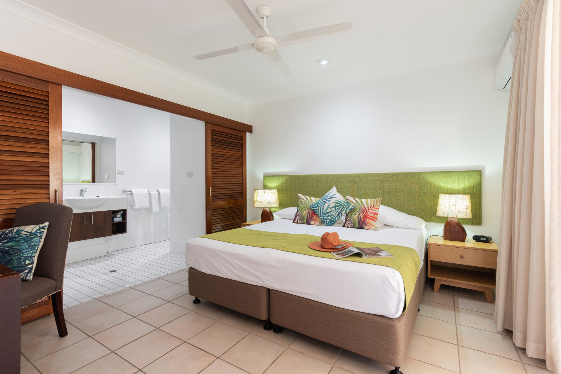 The Reef Retreat master bedroom 2 bedroom apartment 003